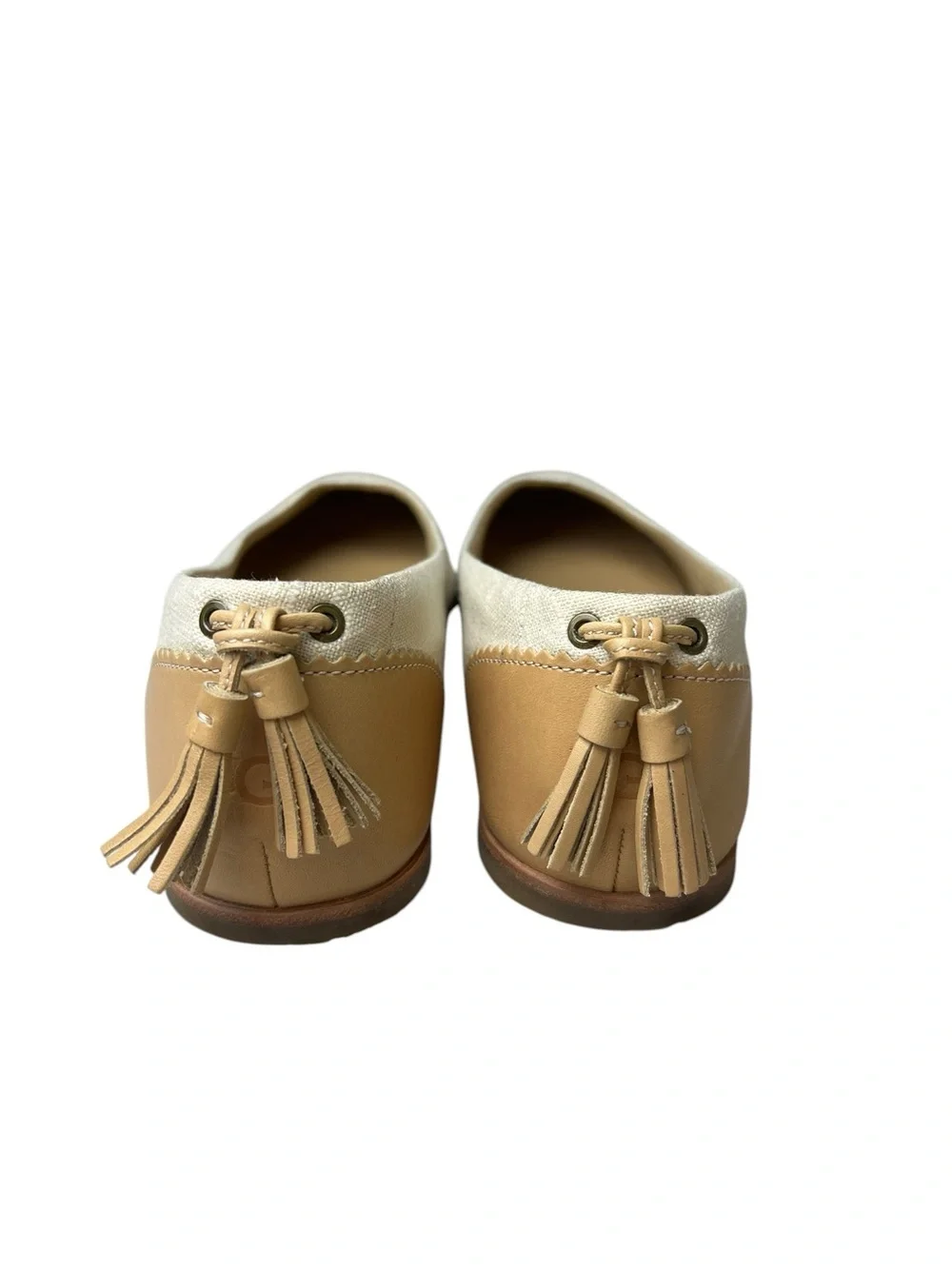 Ugg Mesa Tassel Cream Size 9.5 Flats Flat Shoes